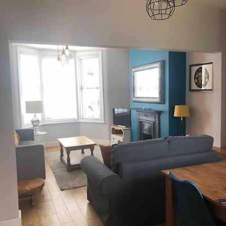 Gloucester Rd 2 Mins Away - Fab, New, Trendy House Bristol Exteriör bild