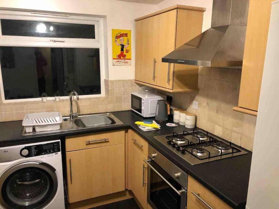 Gloucester Rd 2 Mins Away - Fab, New, Trendy House Bristol Exteriör bild
