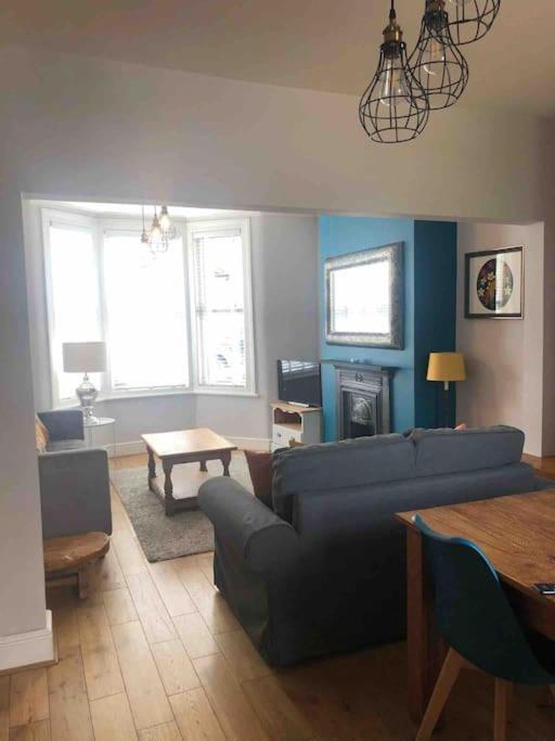 Gloucester Rd 2 Mins Away - Fab, New, Trendy House Bristol Exteriör bild